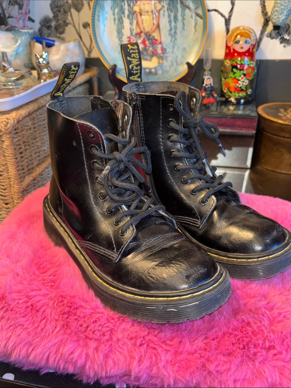 Dr. Martens 1460 8-Eye Boot in smooth black leather size USA, 3 youth or women’s